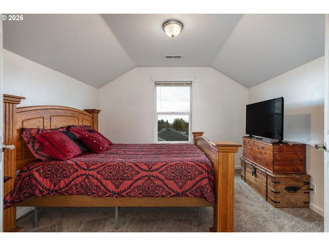 59600 BARR Ave, St Helens, OR 97051