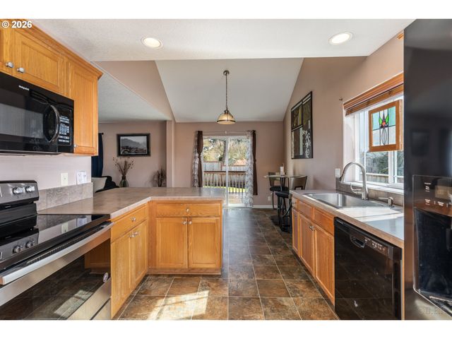 59600 BARR Ave, St Helens, OR 97051