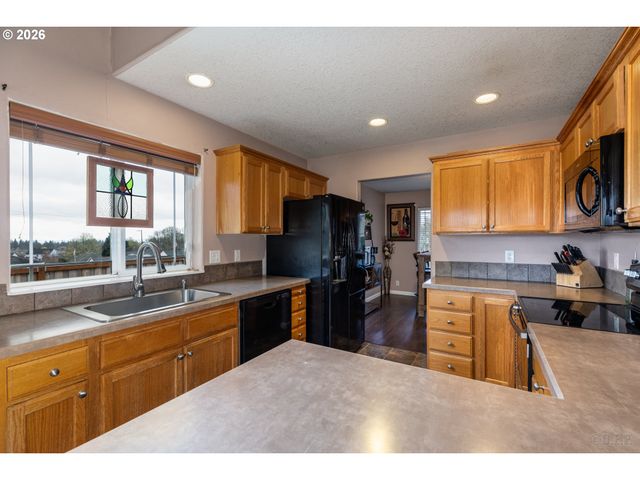 59600 BARR Ave, St Helens, OR 97051