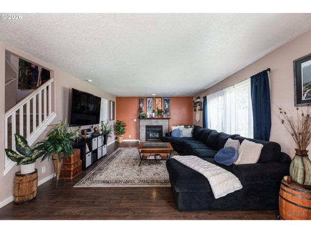 59600 BARR Ave, St Helens, OR 97051