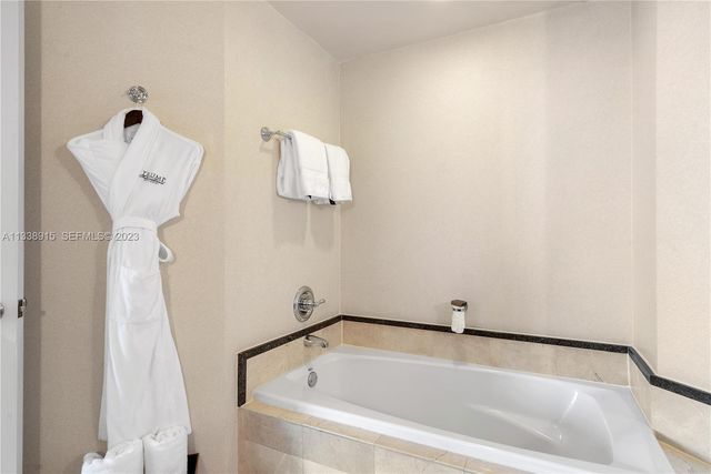 18001 Collins Avenue 2109, Sunny Isles Beach, FL 33160