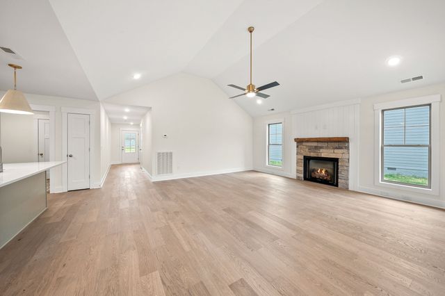 1620 Collins View Way, Clarksville, TN 37043