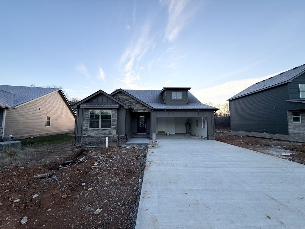 1620 Collins View Way, Clarksville, TN 37043