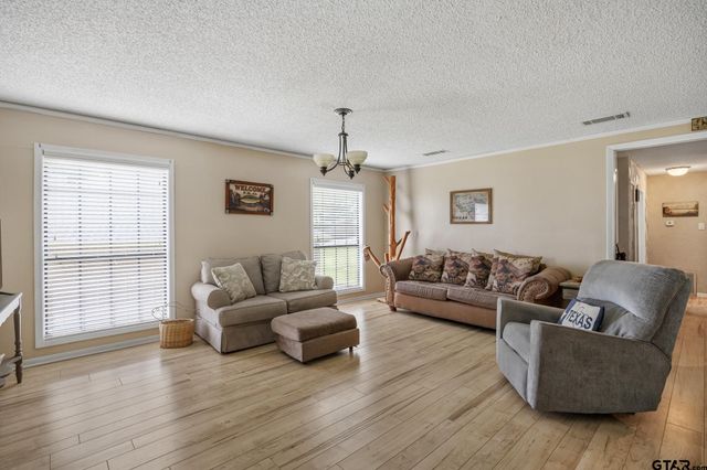 17414 Lakeview Dr, Flint, TX 75762