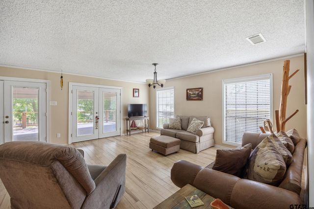 17414 Lakeview Dr, Flint, TX 75762