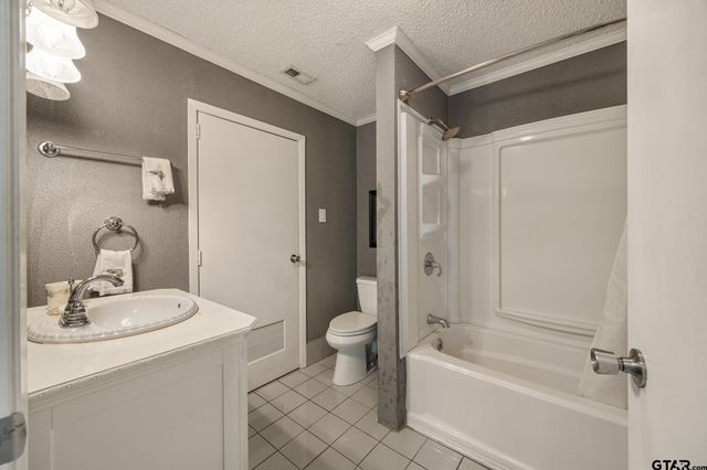 17414 Lakeview Dr, Flint, TX 75762