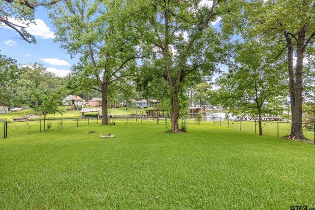 17414 Lakeview Dr, Flint, TX 75762