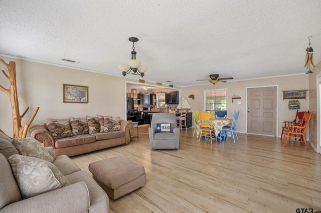 17414 Lakeview Dr, Flint, TX 75762
