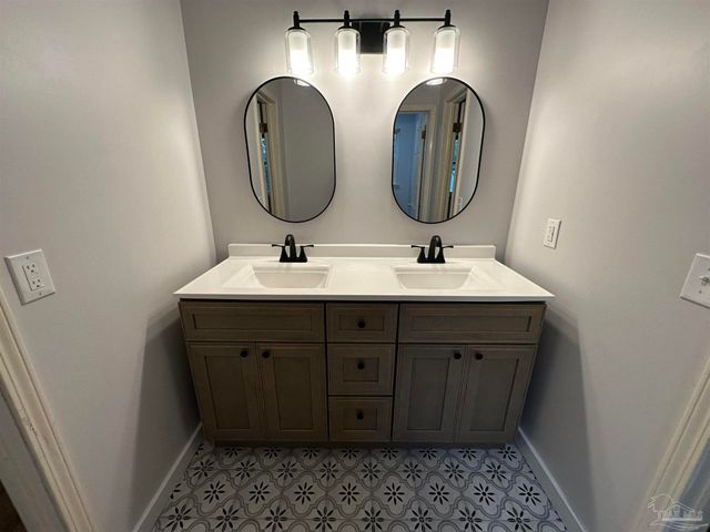 1280 Stow Ave, Pensacola, FL 32503