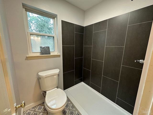 1280 Stow Ave, Pensacola, FL 32503