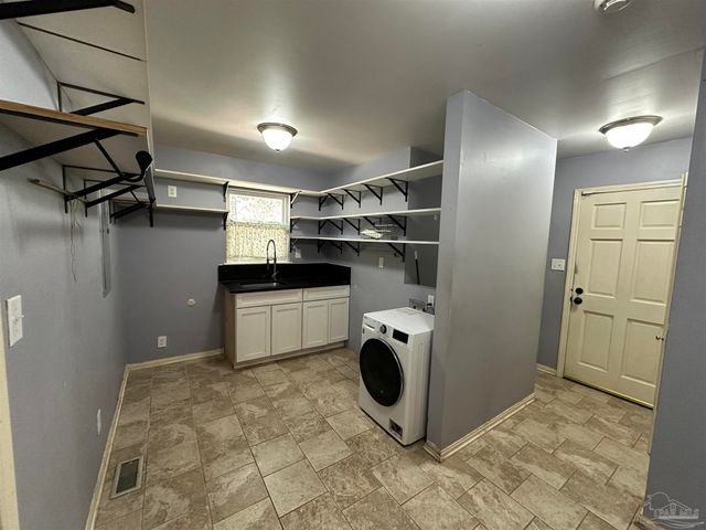 1280 Stow Ave, Pensacola, FL 32503