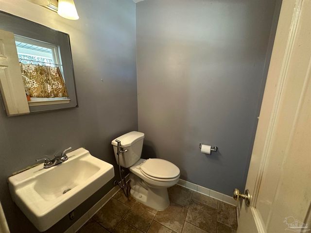 1280 Stow Ave, Pensacola, FL 32503