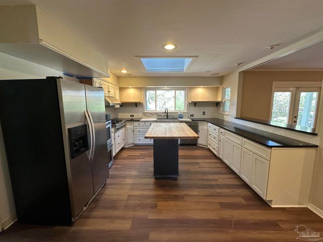 1280 Stow Ave, Pensacola, FL 32503