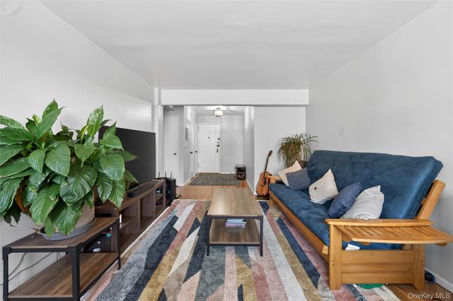 8385 116th Street 4L, Kew Gardens, NY 11418