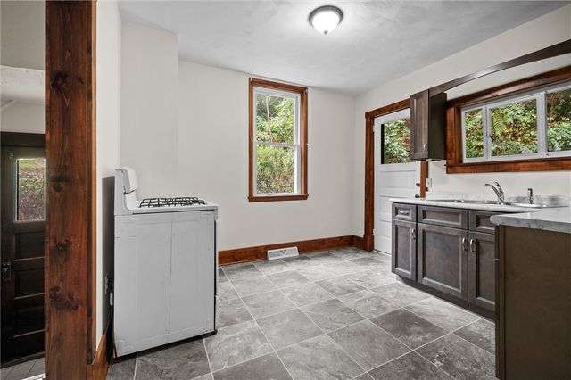 1019 Maple Ave, Monessen, PA 15062