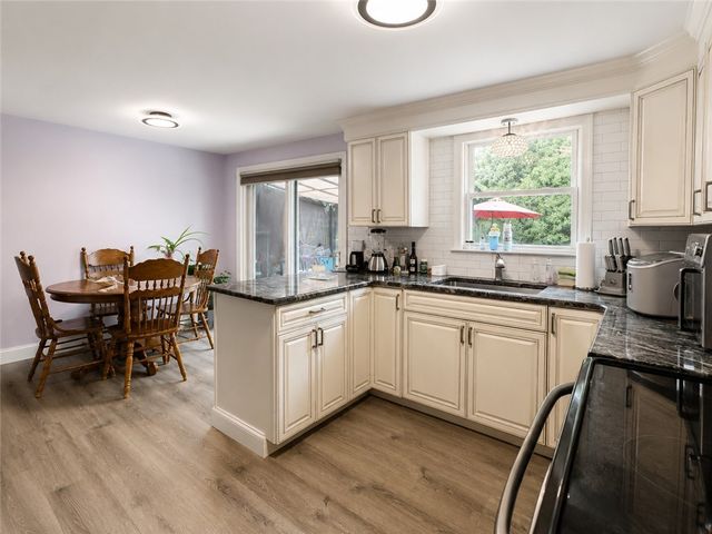 123 Wampanoag Road, Warwick, RI 02818