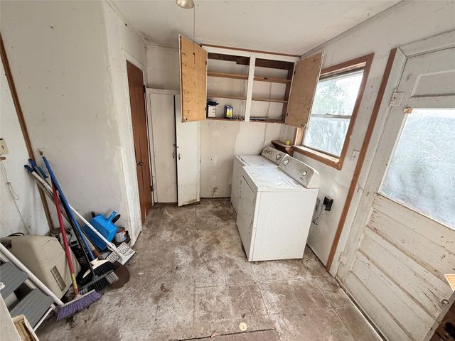 507 N Orange Street, Sweeny, TX 77480