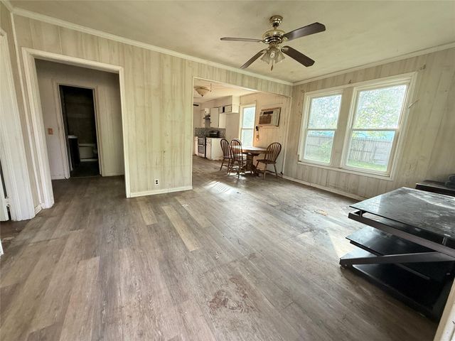 507 N Orange Street, Sweeny, TX 77480