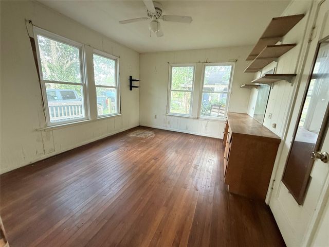 507 N Orange Street, Sweeny, TX 77480