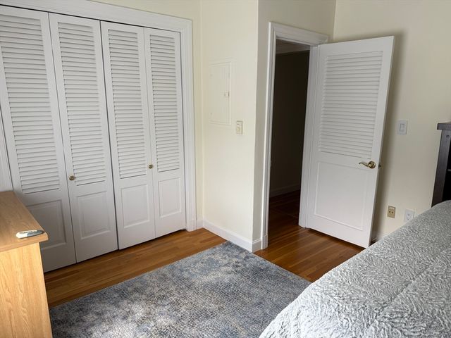 5 Porter Rd 202, Andover, MA 01810