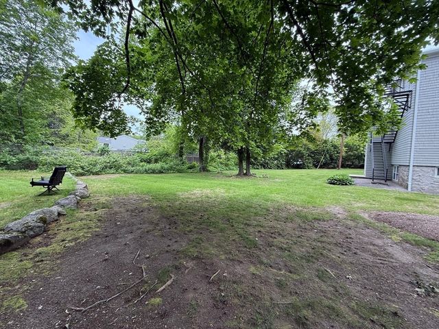 5 Porter Rd 202, Andover, MA 01810