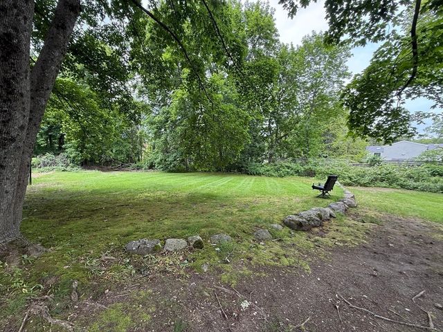 5 Porter Rd 202, Andover, MA 01810
