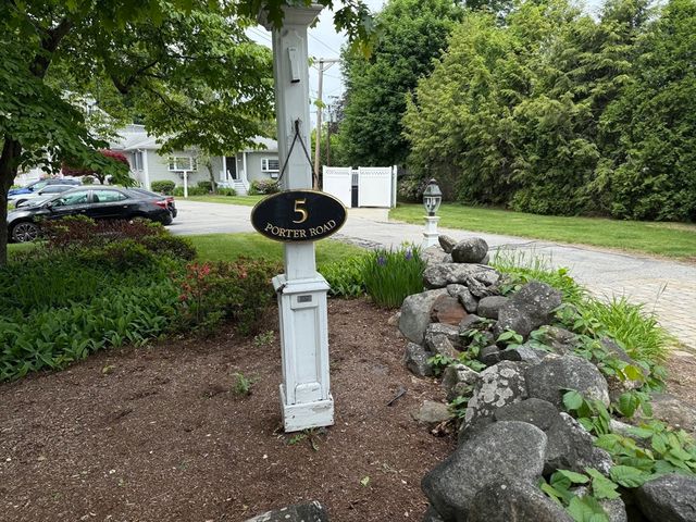 5 Porter Rd 202, Andover, MA 01810