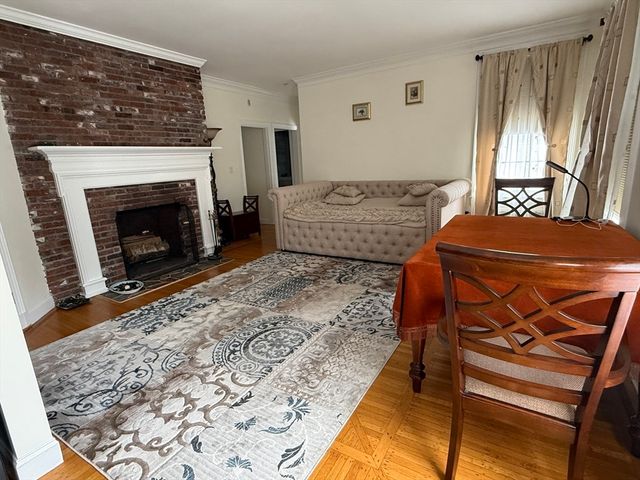 5 Porter Rd 202, Andover, MA 01810