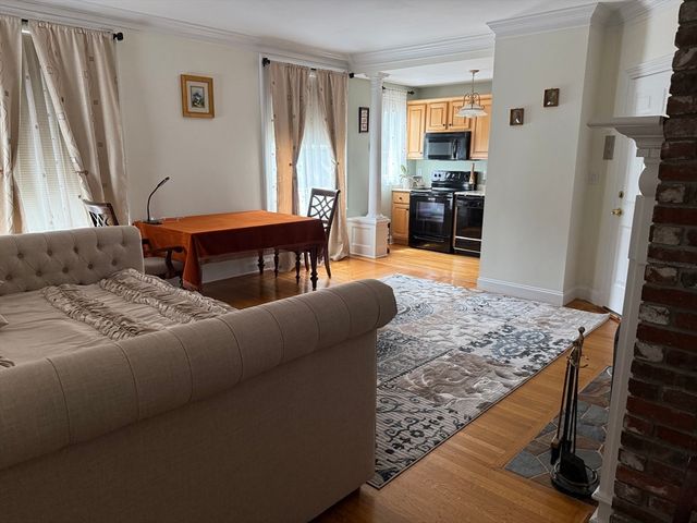 5 Porter Rd 202, Andover, MA 01810