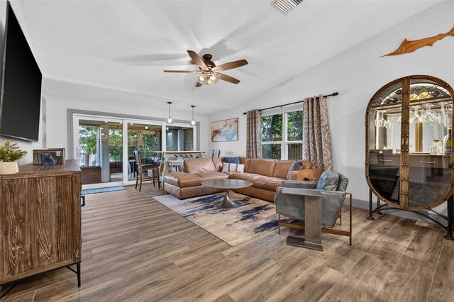 292 SUNLIT COVE DRIVE NE, St Petersburg, FL 33702