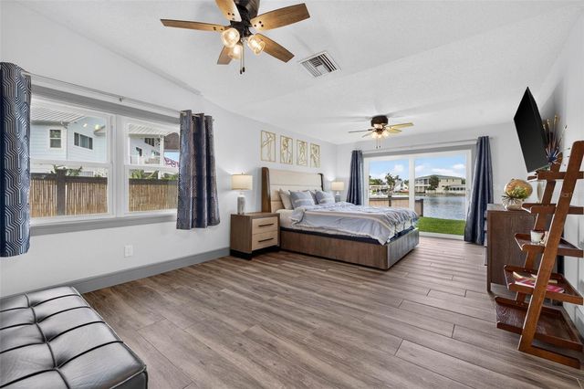 292 SUNLIT COVE DRIVE NE, St Petersburg, FL 33702