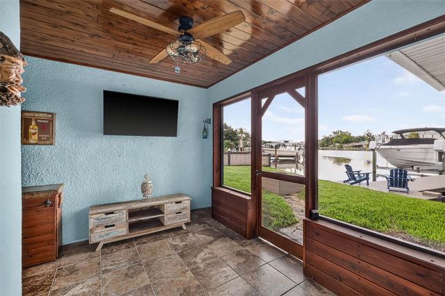 292 SUNLIT COVE DRIVE NE, St Petersburg, FL 33702