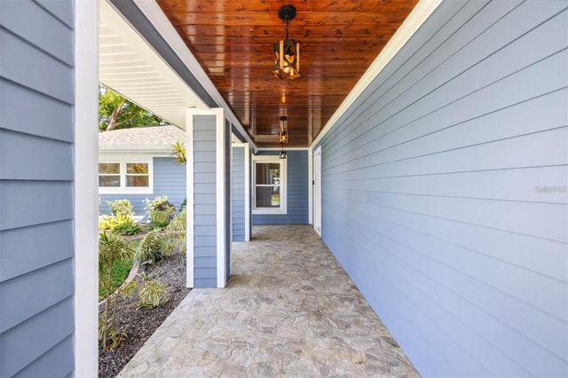292 SUNLIT COVE DRIVE NE, St Petersburg, FL 33702