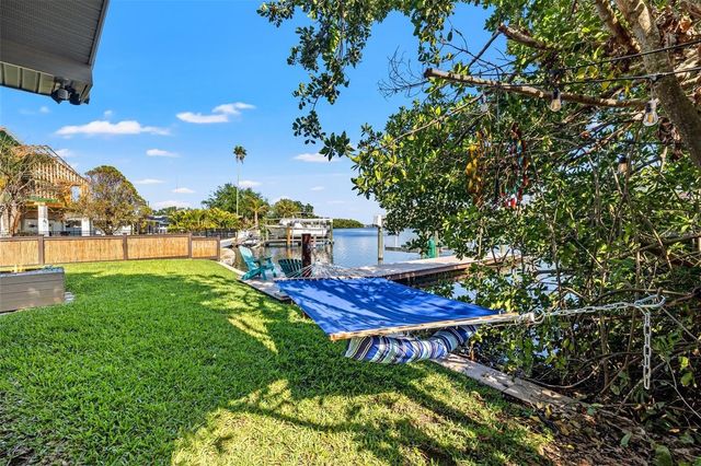 292 SUNLIT COVE DRIVE NE, St Petersburg, FL 33702