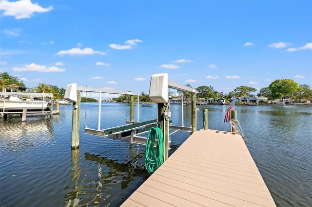 292 SUNLIT COVE DRIVE NE, St Petersburg, FL 33702