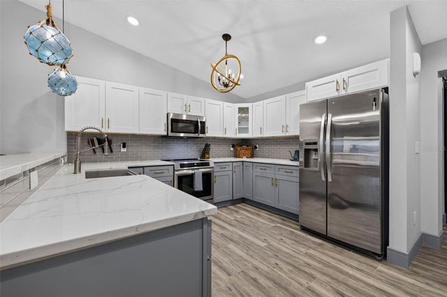 292 SUNLIT COVE DRIVE NE, St Petersburg, FL 33702