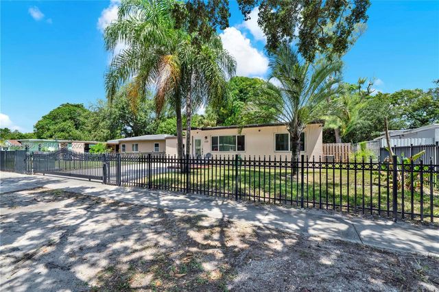 135 NW 121st St, North Miami, FL 33168