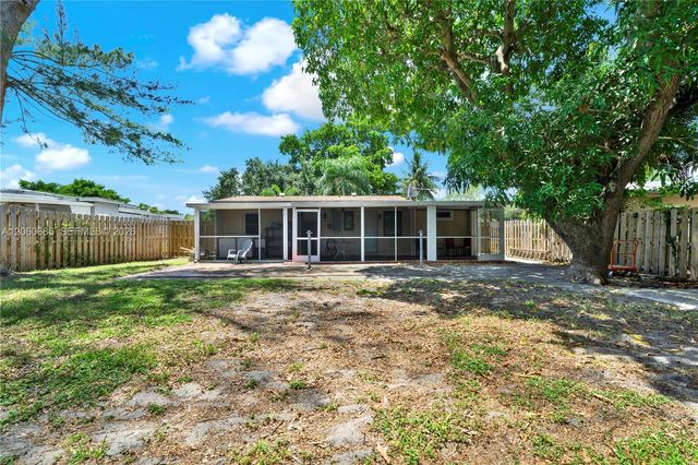 135 NW 121st St, North Miami, FL 33168