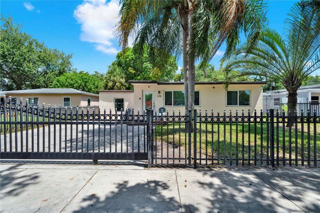 135 NW 121st St, North Miami, FL 33168