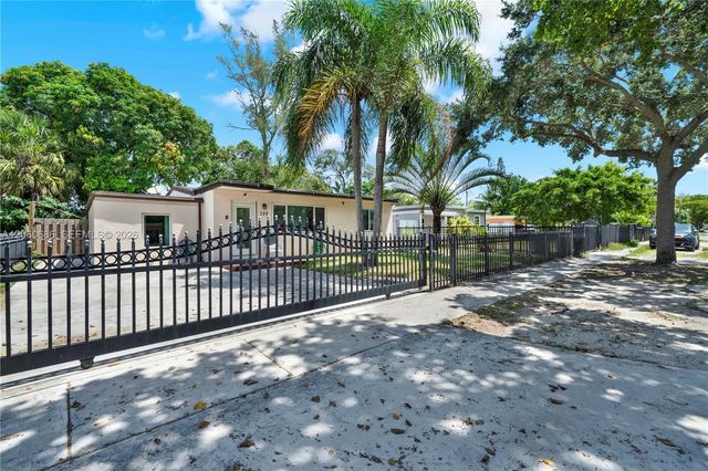 135 NW 121st St, North Miami, FL 33168