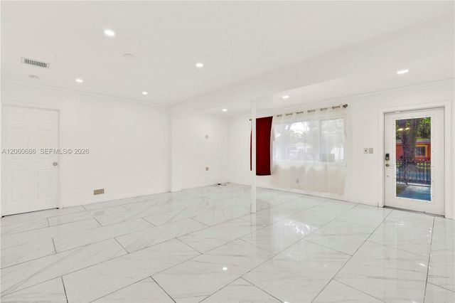 135 NW 121st St, North Miami, FL 33168