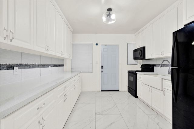 135 NW 121st St, North Miami, FL 33168
