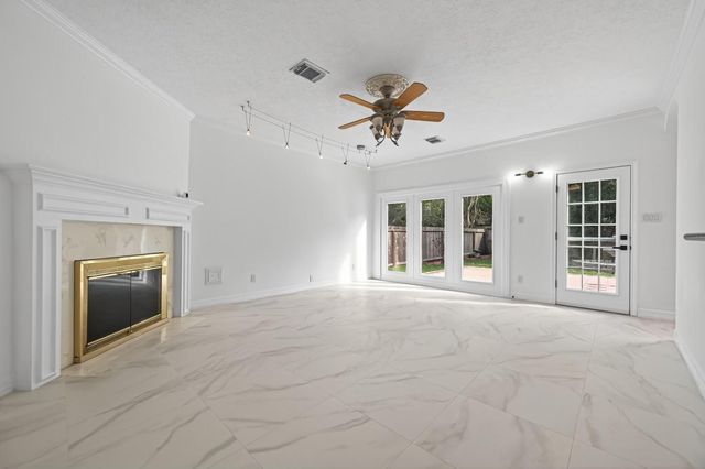 2431 Parkwood Lane Lane, Sugar Land, TX 77479