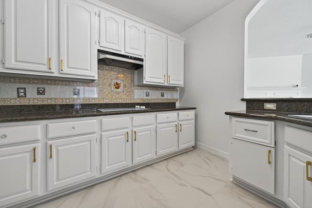 2431 Parkwood Lane Lane, Sugar Land, TX 77479