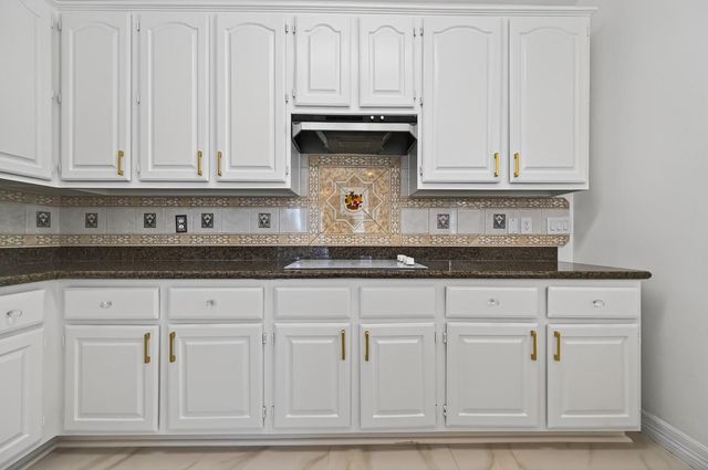 2431 Parkwood Lane Lane, Sugar Land, TX 77479