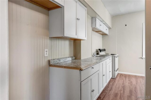 1906 Whitney Avenue, Niagara Falls, NY 14301