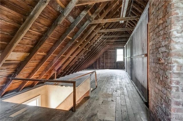 1906 Whitney Avenue, Niagara Falls, NY 14301