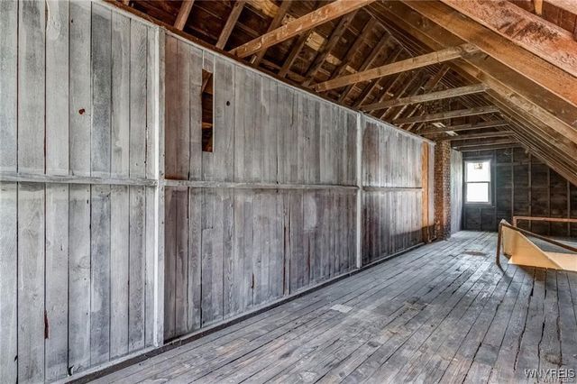 1906 Whitney Avenue, Niagara Falls, NY 14301