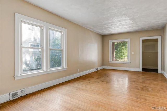 1906 Whitney Avenue, Niagara Falls, NY 14301