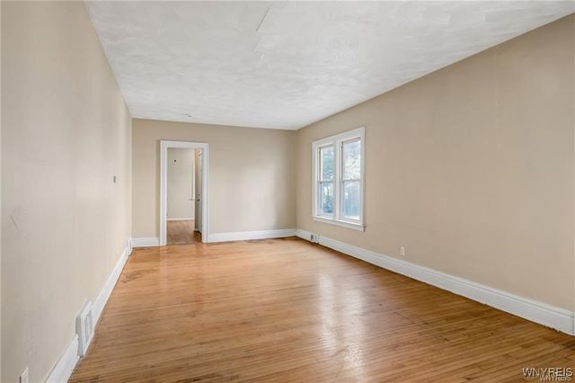 1906 Whitney Avenue, Niagara Falls, NY 14301